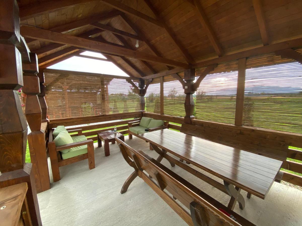 Absolut Residence Хацег Экстерьер фото