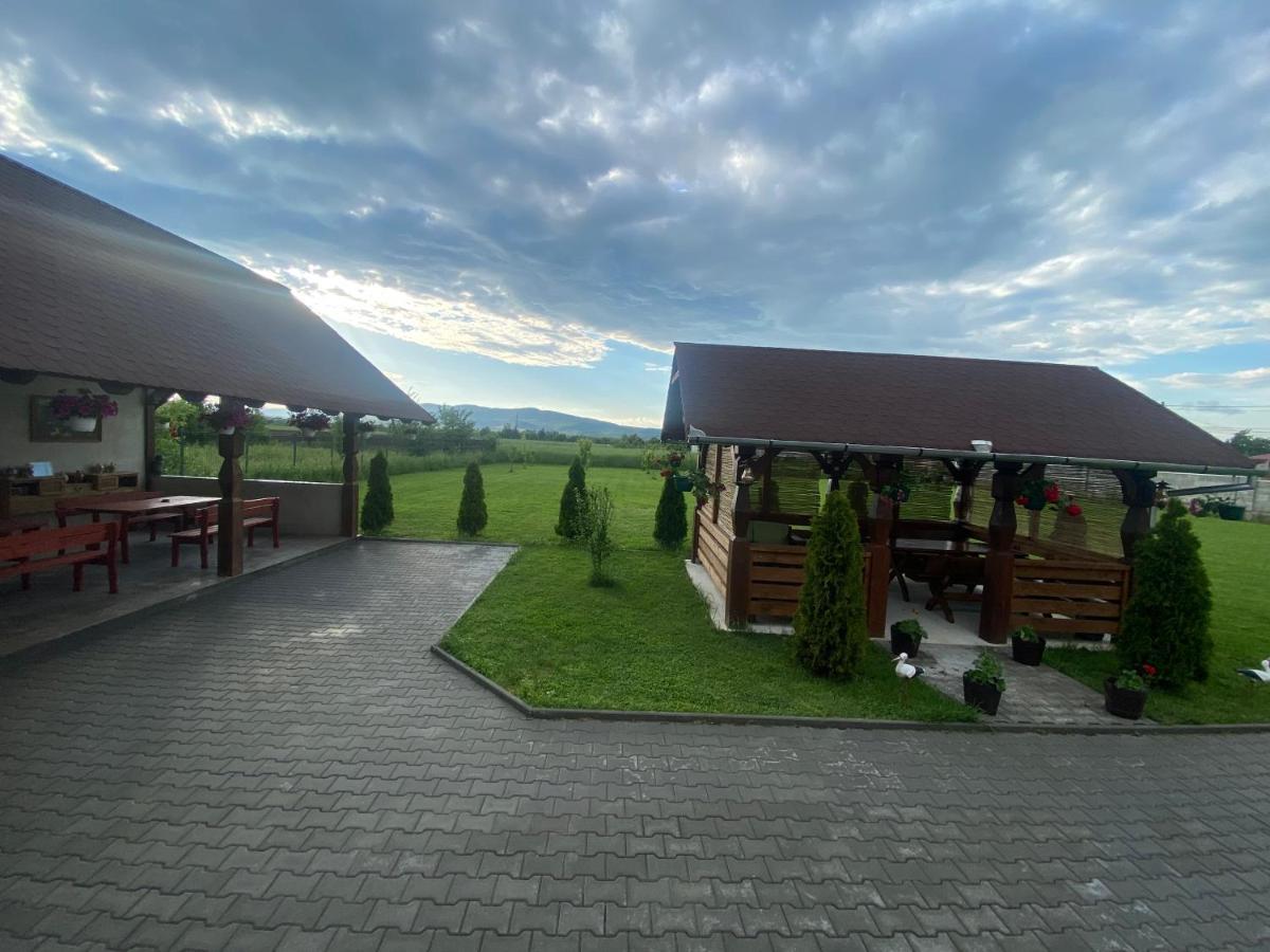 Absolut Residence Хацег Экстерьер фото