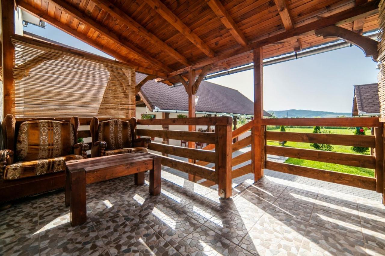 Absolut Residence Хацег Экстерьер фото