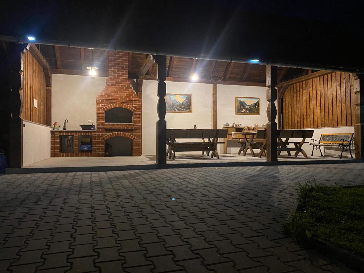 Absolut Residence Хацег Экстерьер фото